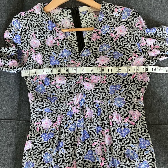 LOFT Black and White Floral V-Neck Midi Dress Size 00P - Picture 7 of 11